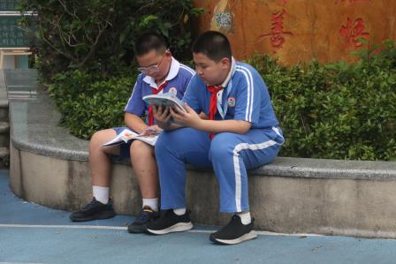 博古通今启新智 融会贯通展秀才——深圳市新秀小学举办2026年校园阅读节“旧物新生·阅读共享”活动