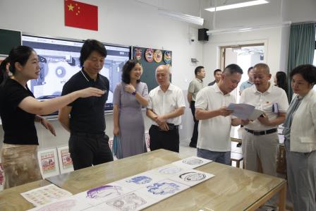美育童心，艺启新程：一场与名画的“零距离”对话 ——深圳市东昌小学举行“百幅名画名家名师进校园”活动