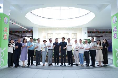 美育童心，艺启新程：一场与名画的“零距离”对话 ——深圳市东昌小学举行“百幅名画名家名师进校园”活动