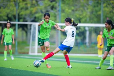 绿茵绽芳华 翠北续传奇——深圳市翠北实验小学女足勇夺罗湖校园足球联赛女子乙组冠军，蝉联组别大满贯