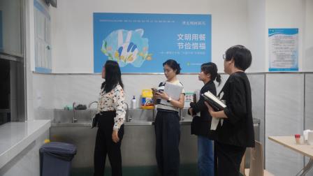 守正笃行践初心，筑牢防线惠师生 ——梧桐小学迎接区教育局调研组专项调研督导