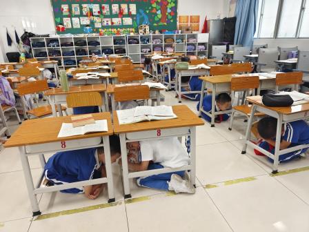 筑牢安全防线 护航校园成长——北斗小学开展防震减灾安全疏散演练活动