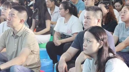 悦读悦美促成长，家校携手谱新章——罗湖区湖贝小学家长会圆满举行