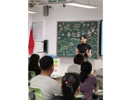悦读悦美促成长，家校携手谱新章——罗湖区湖贝小学家长会圆满举行