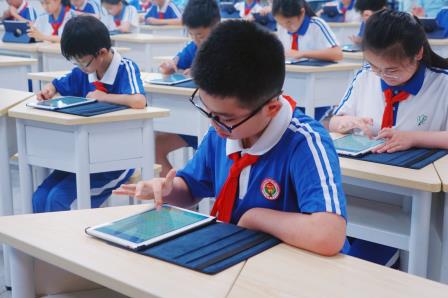 趣启数智 创享数学 ——深圳市罗湖小学2025-2026学年第二学期数学嘉年华圆满落幕