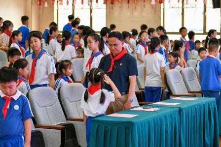 强国复兴有我，争做新时代好队员——深圳市景贝小学新队员入队仪式圆满举行