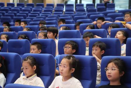 罗湖外语小学联合深圳市生态环境局举办气候科普讲座