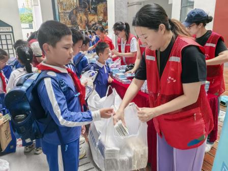 环保润童心 公益暖校园 ——翠北实验小学环保日系列实践活动圆满落幕