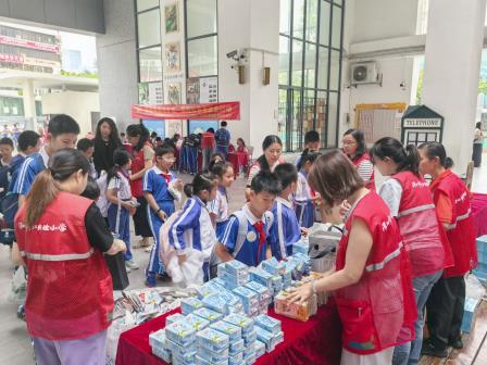 环保润童心 公益暖校园 ——翠北实验小学环保日系列实践活动圆满落幕