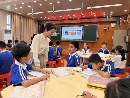 华丽小学“AI赋能三维导学”新质慧学课堂教学大赛圆满落幕