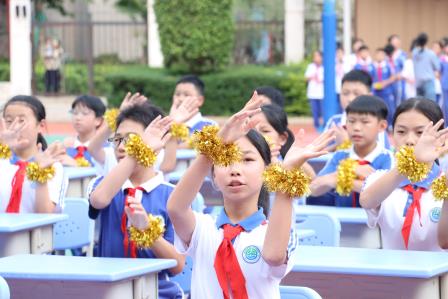 律动燃情，桌舞飞扬——太白实验学校成功举办律动与课桌舞系列赛事