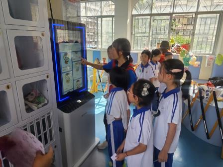 藏在校园里的“成长银行”——洪湖小学荷花值兑换周圆满举行