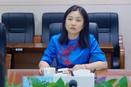 家校社协同聚合力 护航成长启新程  ——南湖街道妇联、罗湖桥社区一行到罗湖小学调研指导