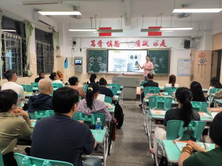 坚守共育特色传统 家校同心赋能成长 ——罗外初中初一、初二年级家长会圆满举行