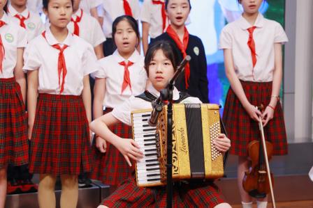深圳市仙桐实验小学举行“美润仙桐乐享未来”校园艺术节开幕式暨校园科技节、足球赛颁奖仪式