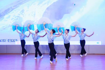 深圳市仙桐实验小学举行“美润仙桐乐享未来”校园艺术节开幕式暨校园科技节、足球赛颁奖仪式