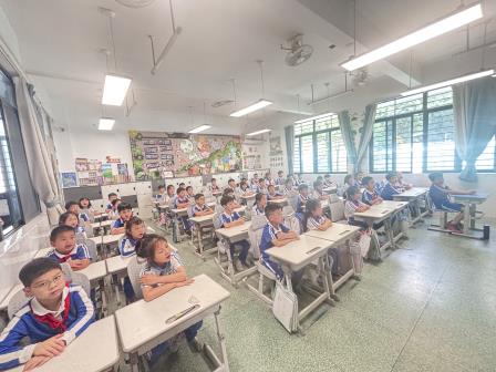 班班有歌声，处处展风采——深圳市仙桐实验小学开展班歌合唱比赛活动