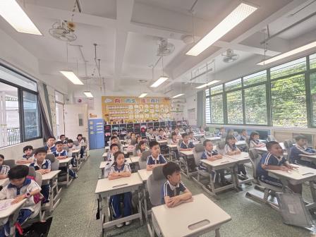 班班有歌声，处处展风采——深圳市仙桐实验小学开展班歌合唱比赛活动