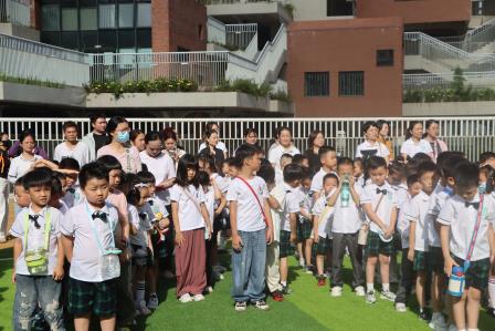 罗湖外语小学迎来昊德宸中心幼儿园萌娃探校
