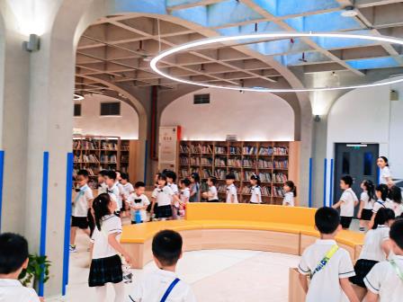 罗湖外语小学迎来昊德宸中心幼儿园萌娃探校