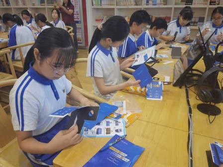 双向奔赴促衔接，深耕课堂助贯通 ——布心小学六年级师生走进布心中学开展小初贯通研讨活动