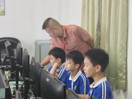 专项督导促提升 凝心聚力保平安——景园实验小学迎接责任区督学专项督导和“回头看”检查
