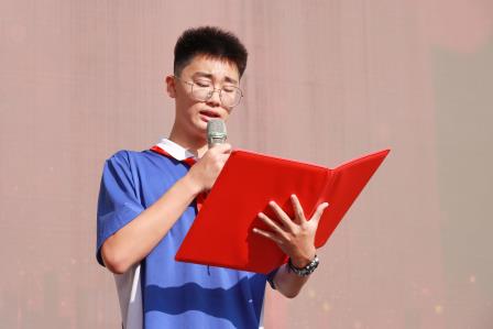 青年担当，力行致远——翠园文锦中学举行校级、年级优秀学生干部表彰大会暨激励教育活动