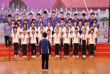 歌声逐梦展少年风采，凝心聚力绘青春华章——红桂中学初一年级班歌比赛圆满落幕