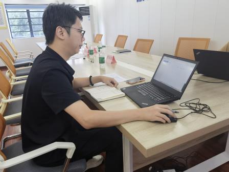 罗湖区第四责任区督学到侨香实验学校开展教育领域不当牟利与促进学生健康成长专项督导