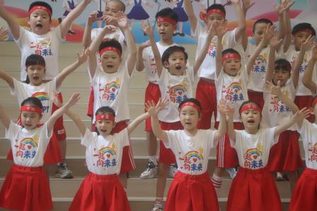 笛音浸校园，歌声润童声 ——深圳市罗湖区东晓实验学校“班班有歌声”主题展示活动圆满落幕