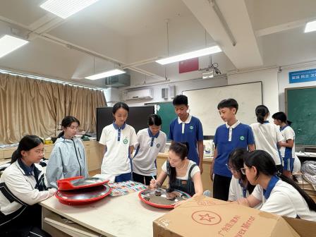 流动美术馆绽校园，凸面镜上绘青春——翠园文锦中学举办第三十五届校园文化艺术节之“画开”创艺活动