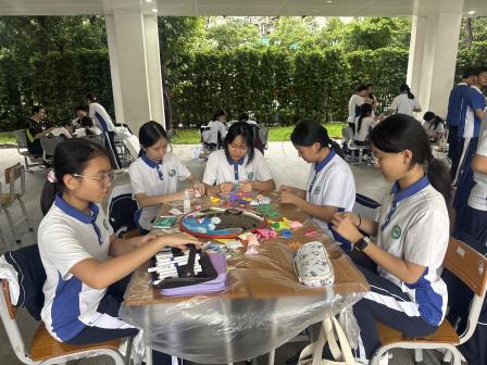 流动美术馆绽校园，凸面镜上绘青春——翠园文锦中学举办第三十五届校园文化艺术节之“画开”创艺活动