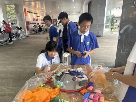 流动美术馆绽校园，凸面镜上绘青春——翠园文锦中学举办第三十五届校园文化艺术节之“画开”创艺活动