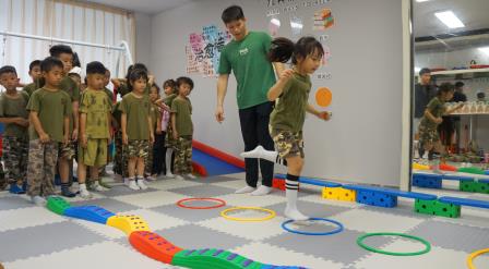 幼小衔接零距离 暖心护航成长路  ——罗湖桥实验幼儿园大班幼儿走进南湖小学开展探秘活动