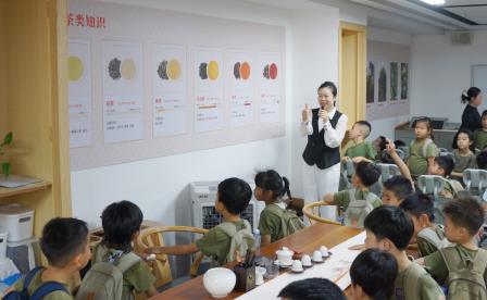 幼小衔接零距离 暖心护航成长路  ——罗湖桥实验幼儿园大班幼儿走进南湖小学开展探秘活动