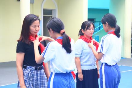 高举队旗跟党走 争做新时代好少年          —— 景园实验小学一、二年级分批入队仪式圆满举行