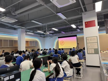 探秘科技世界，点亮创新梦想——水库学子走进深圳中学初中部机器人实验室