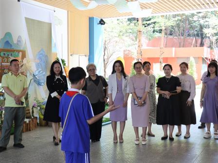 中国作家协会主席团委员杨克受聘为梧桐小学文学荣誉校长