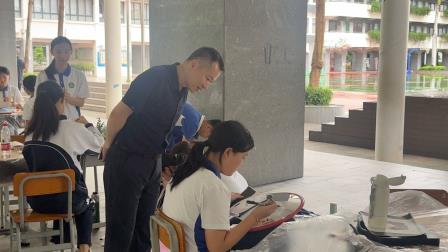 流动美术馆绽校园，凸面镜上绘青春——翠园文锦中学举办第三十五届校园文化艺术节之“画开”创艺活动