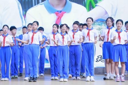 仙桐树下 童心向阳——深圳市仙桐实验小学举行庆六一主题升旗仪式