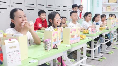 童心向党颂祖国 成长币里话收获——湖贝小学隆重举行“六一”主题庆祝活动