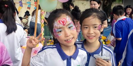 贝爱传递，义起成长——深圳市景贝小学第三届“美育一件事”暨红领巾爱心义卖活动圆满举行