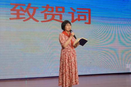高举队旗跟党走，做新时代好少年 ——罗湖小学举行一年级首批新队员入队仪式