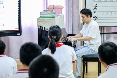 艺美绽芳华，新质育未来 —— 华美外国语学校艺体组新质课堂公开课精彩呈现