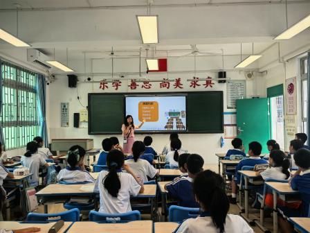  呵护青春成长，守护童真童年——洪湖小学开展分龄针对性教育主题课程