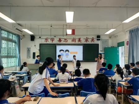  呵护青春成长，守护童真童年——洪湖小学开展分龄针对性教育主题课程