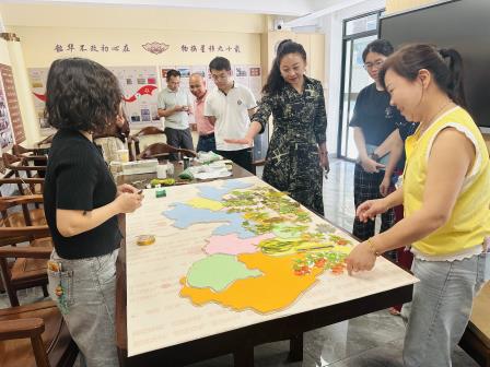 杏林春暖归母校，草本书香润童心 ——靖轩小学优秀校友吴海红回母校交流指导