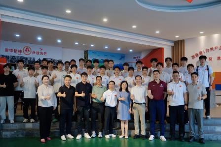 趣味运动展风采 活力课堂促成长 ----罗湖小学开展实习老师体育展示课活动