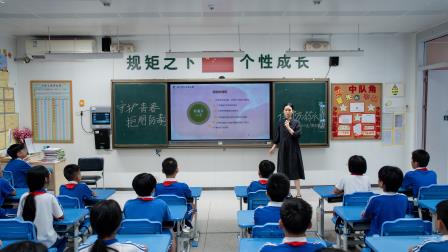 远离烟毒筑防线，严防溺水护青春 ——深圳市翠北实验小学低15周开展禁毒以及防溺水安全教育主题班会
