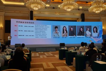 凤光小学美育实践成果亮相全国美术教材培训会